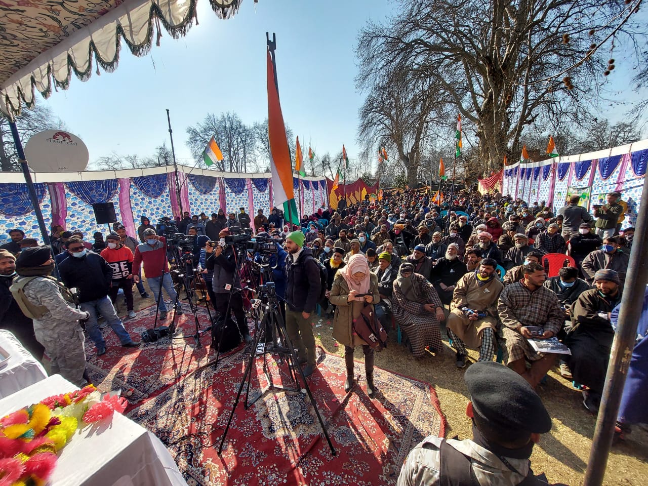 जम्मू कश्मीर में डीडीसी चुनाव : जम्मू में भाजपा का दबदबा, घाटी में गुपकर गठबंधन को बढ़त